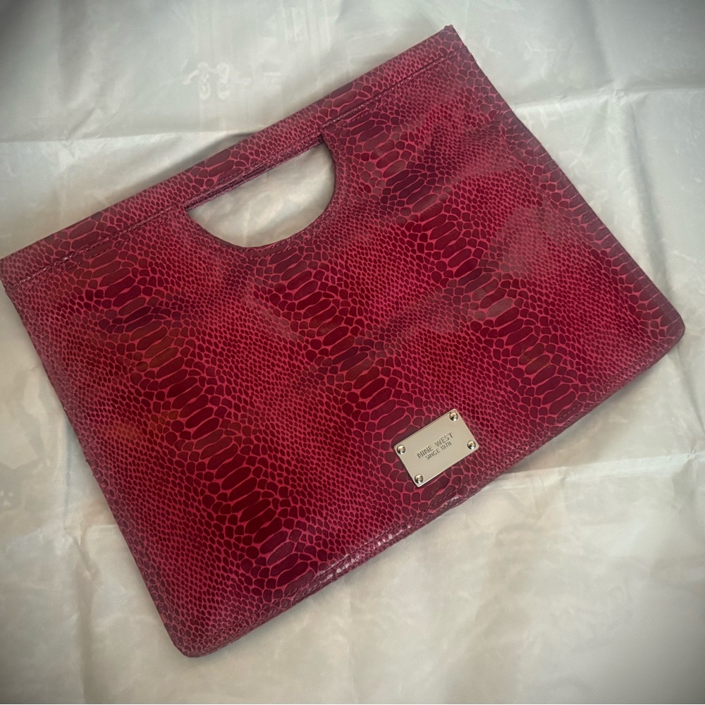 Nine West GUC Burgundy Snakeskin Detail Clutch